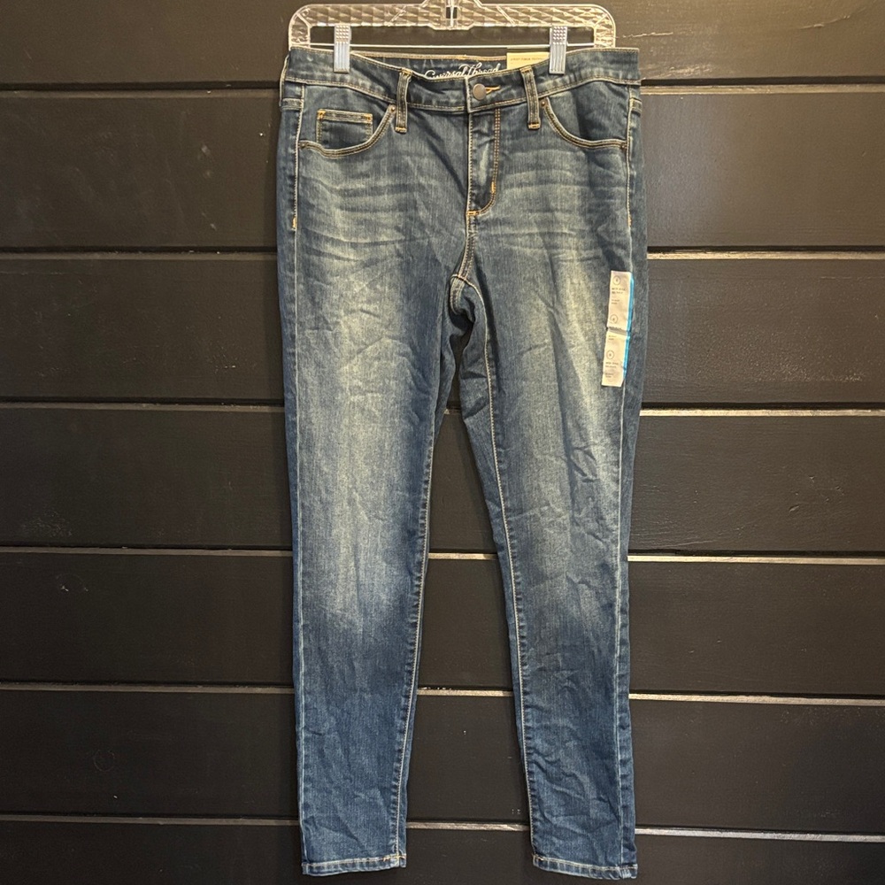 NWT Universal Thread (S) Mid Rise Skinny Jeans